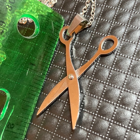 Stainless Steel Barber Scissors Necklace - Picture 2 of 2